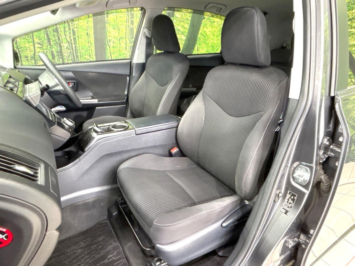 2015 Toyota Prius α DAA-ZVW40W (UW-6a23911b18fac)[20]