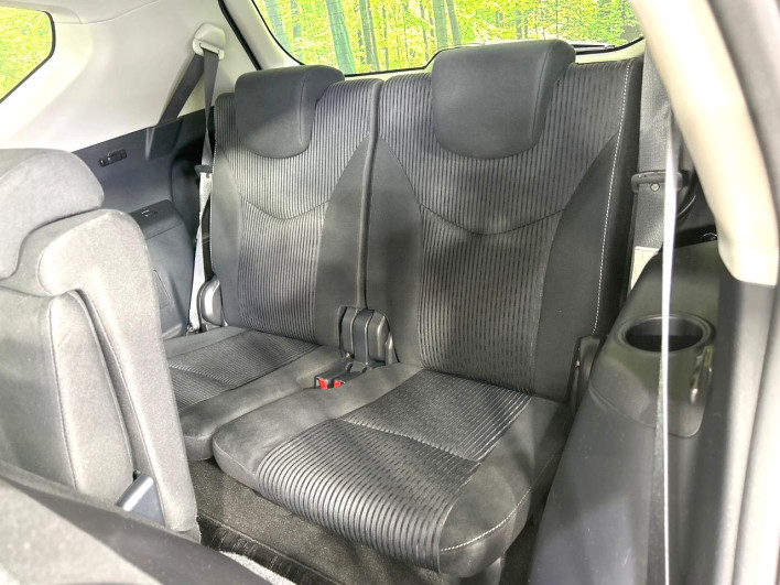 2015 Toyota Prius α DAA-ZVW40W (UW-6a23911b18fac)[18]