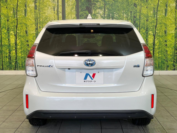 2015 Toyota Prius α DAA-ZVW41W (UW-6a23911c2e5ed)[20]