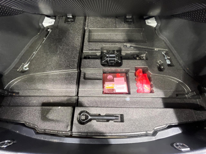 2017 Toyota Prius DAA-ZVW50 (UW-6a23911cd4d34)[15]