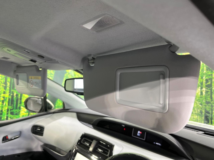 2017 Toyota Prius DAA-ZVW50 (UW-6a23911cd4d34)[22]