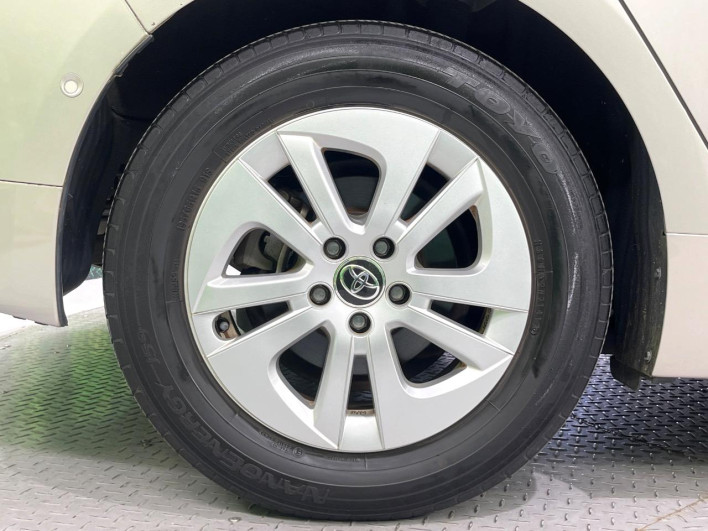 2017 Toyota Prius DAA-ZVW50 (UW-6a23911cd4d34)[28]