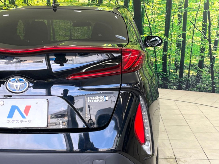 2017 Toyota Prius PHV DLA-ZVW52 (UW-6a239122ea6a2)[15]