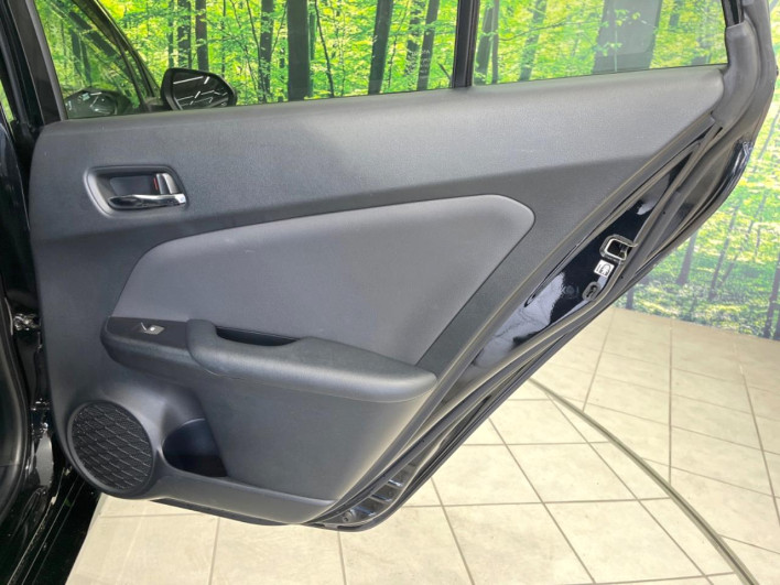 2017 Toyota Prius PHV DLA-ZVW52 (UW-6a239122ea6a2)[6]