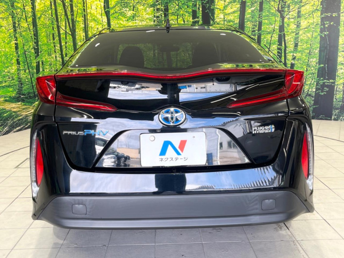 2017 Toyota Prius PHV DLA-ZVW52 (UW-6a239122ea6a2)[14]