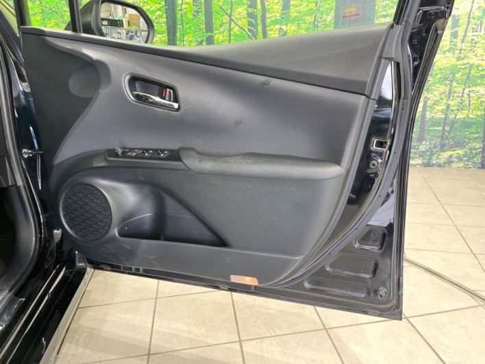 2017 Toyota Prius PHV DLA-ZVW52 (UW-6a239122ea6a2)[5]