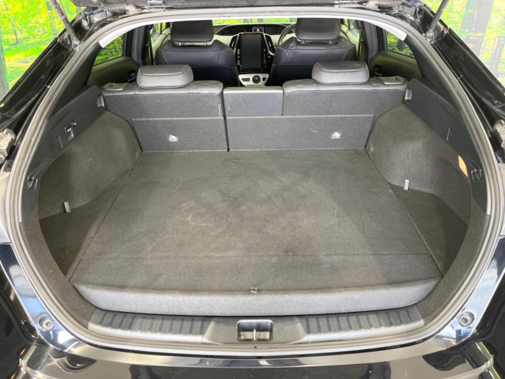 2017 Toyota Prius PHV DLA-ZVW52 (UW-6a239122ea6a2)[17]