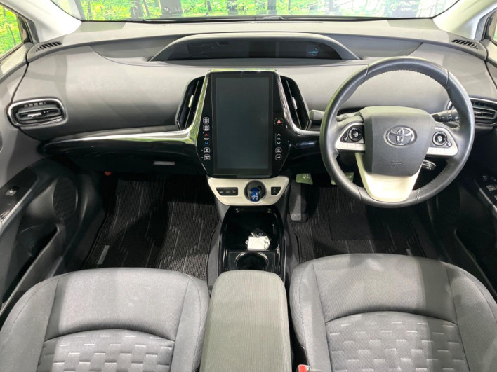 2017 Toyota Prius PHV DLA-ZVW52 (UW-6a239122ea6a2)[24]