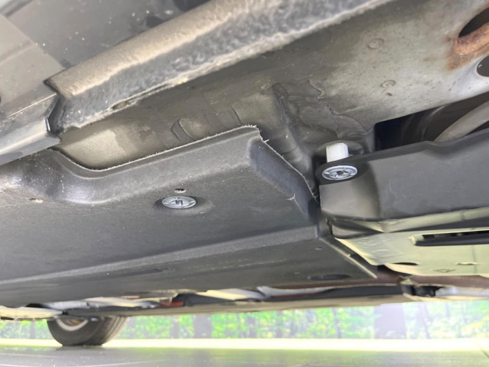2017 Toyota Prius PHV DLA-ZVW52 (UW-6a239122ea6a2)[10]