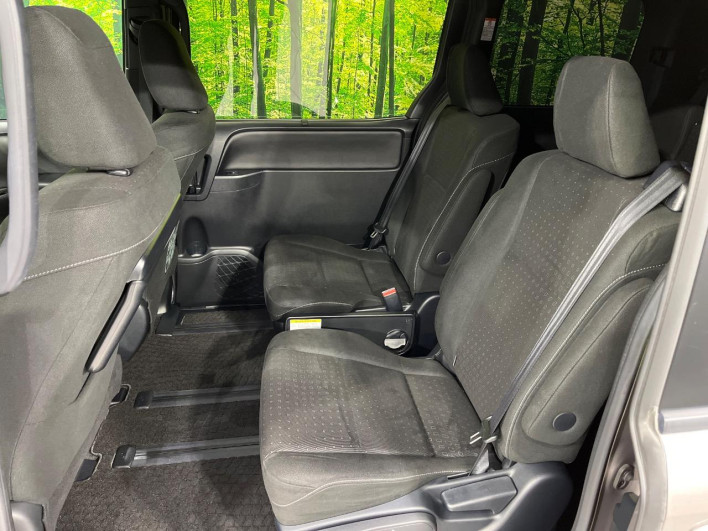 2017 Toyota Noah DAA-ZWR80G (UW-6a23912bd6666)[27]