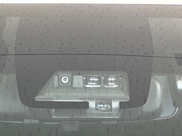 2017 Toyota Noah DAA-ZWR80W (UW-6a23912bd6afc)[16]