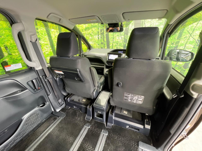 2018 Toyota Noah DAA-ZWR80G (UW-6a23912e04461)[24]