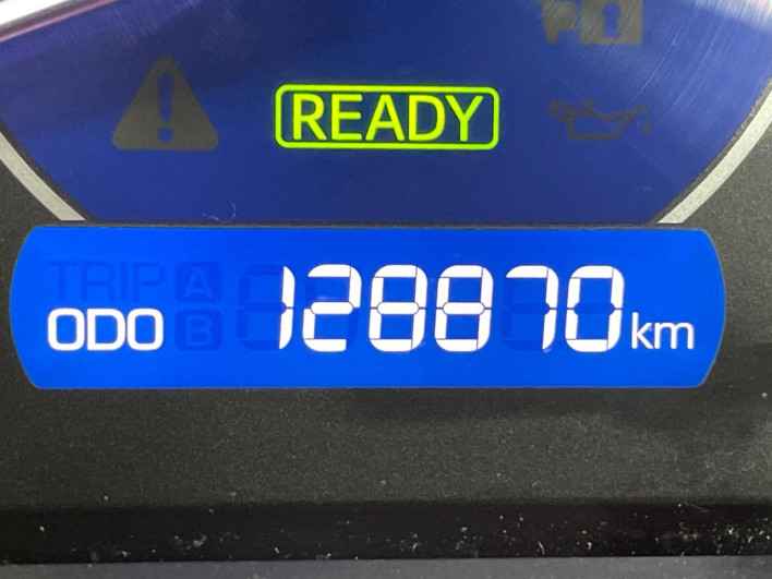 2018 Toyota Noah DAA-ZWR80G (UW-6a23912e04461)[2]