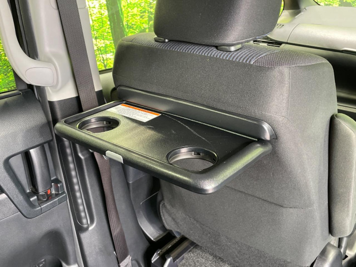 2018 Toyota Noah DAA-ZWR80G (UW-6a23912e04461)[25]