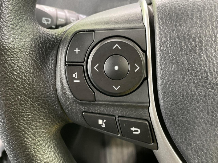 2018 Toyota Noah DAA-ZWR80G (UW-6a23912e04461)[5]