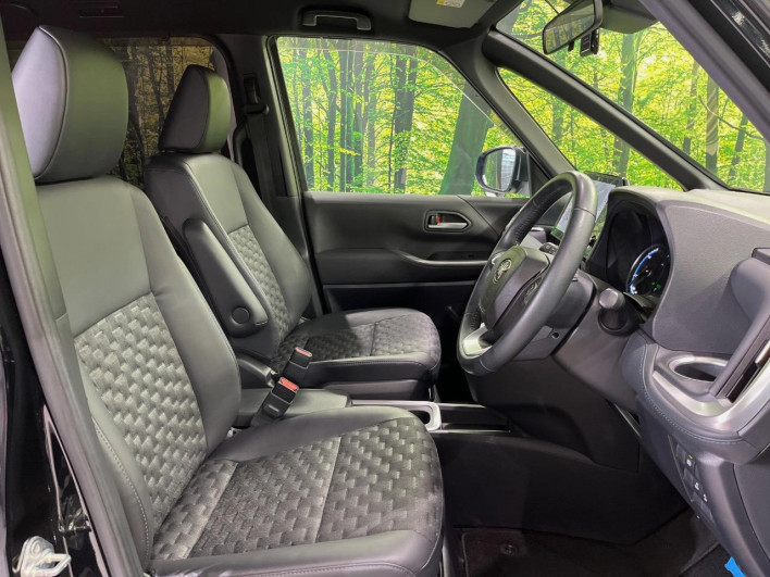 2023 Toyota Voxy 6AA-ZWR90W (UW-6a2391337cb00)[19]