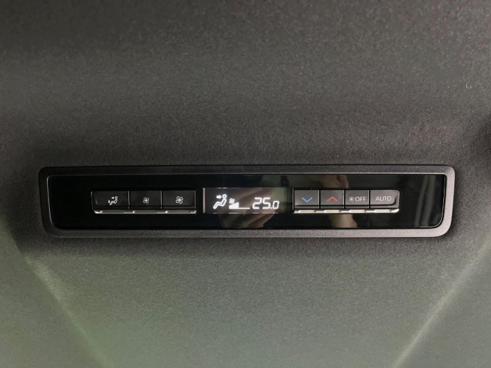 2023 Toyota Voxy 6AA-ZWR90W (UW-6a2391337cb00)[25]