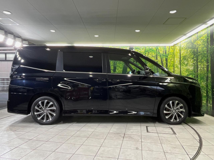 2023 Toyota Voxy 6AA-ZWR90W (UW-6a2391337cb00)[4]