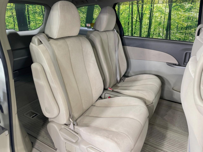 2010 Toyota Estima DBA-ACR50W (UW-6a24dfcc4549b)[28]