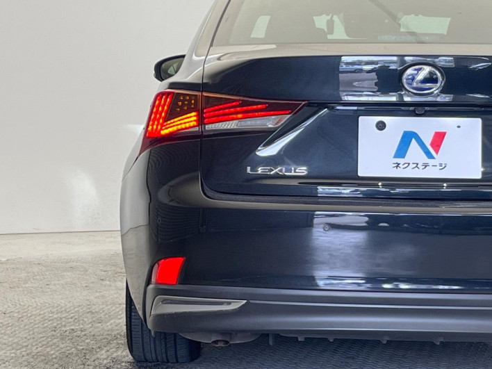 2017 Lexus IS DAA-AVE30 (UW-6a24dfdec468d)[16]