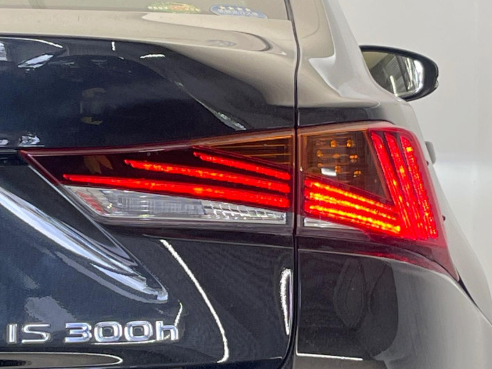2017 Lexus IS DAA-AVE30 (UW-6a24dfdec468d)[19]