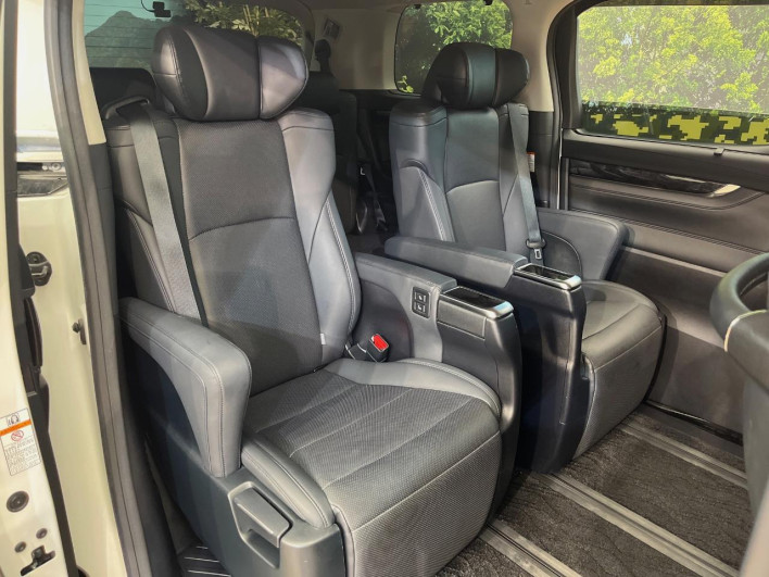 2020 Toyota Alphard Hybrid 6AA-AYH30W (UW-6a24dfef54d00)[28]