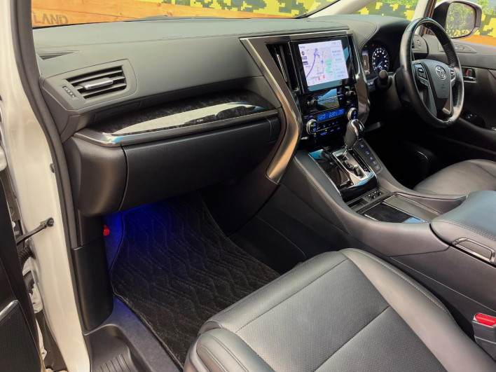 2020 Toyota Alphard Hybrid 6AA-AYH30W (UW-6a24dfef54d00)[22]