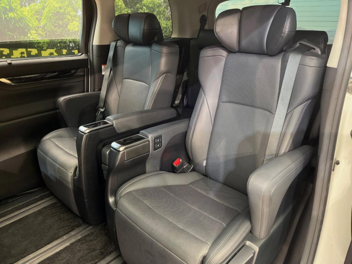 2020 Toyota Alphard Hybrid 6AA-AYH30W (UW-6a24dfef54d00)[24]
