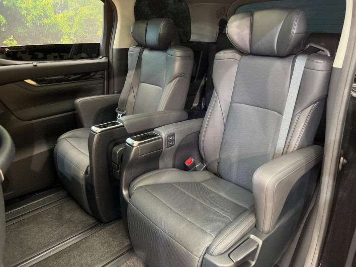 2022 Toyota Alphard Hybrid 6AA-AYH30W (UW-6a24dfefb6343)[26]