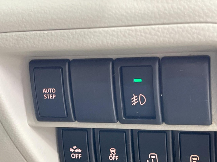 2015 Suzuki Every Wagon ABA-DA17W (UW-6a24e01e4f036)[17]