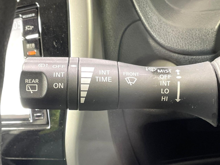 2016 Nissan Note DBA-E12 (UW-6a24e02621cb1)[27]
