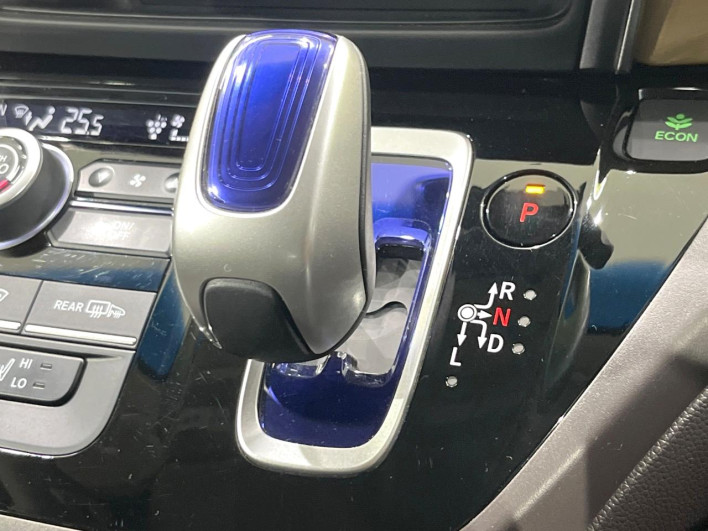 2018 Honda Freed hybrid DAA-GB8 (UW-6a24e03892270)[27]
