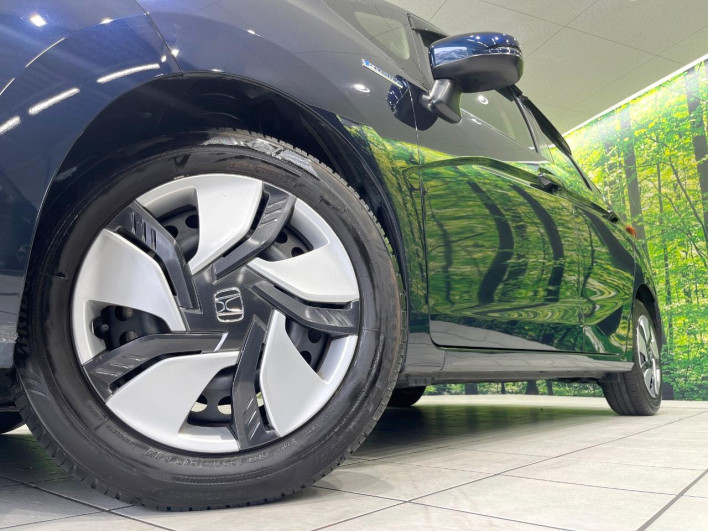 2015 Honda Fit Hybrid DAA-GP5 (UW-6a24e048bed23)[4]
