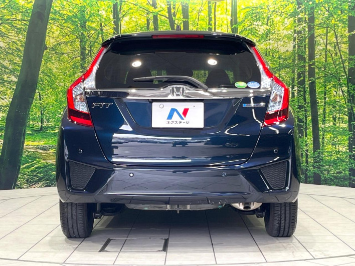 2015 Honda Fit Hybrid DAA-GP5 (UW-6a24e048bed23)[17]
