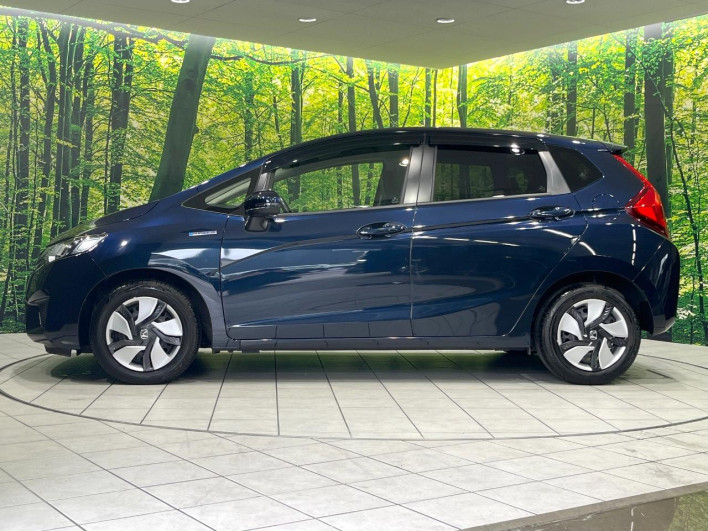 2015 Honda Fit Hybrid DAA-GP5 (UW-6a24e048bed23)[15]