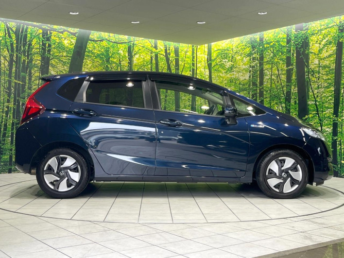 2015 Honda Fit Hybrid DAA-GP5 (UW-6a24e048bed23)[19]