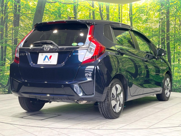 2015 Honda Fit Hybrid DAA-GP5 (UW-6a24e048bed23)[18]