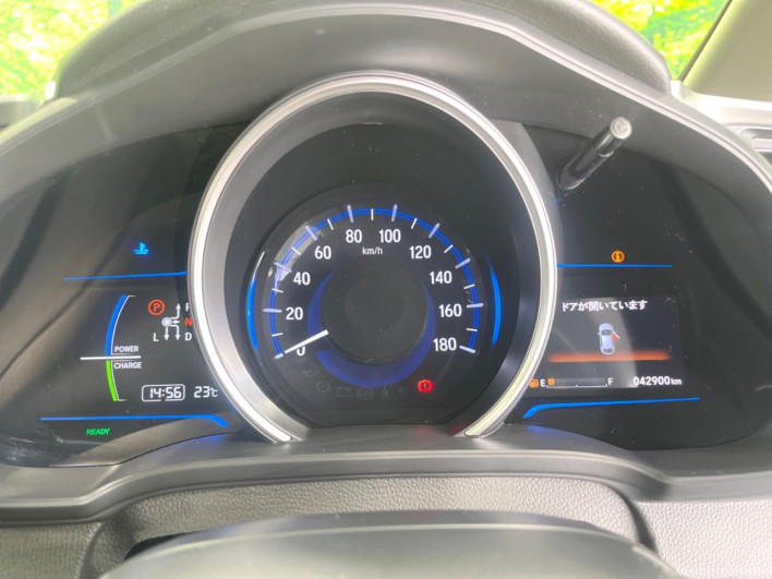 2016 Honda Fit Hybrid DAA-GP5 (UW-6a24e048db09a)[24]