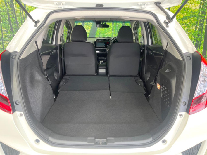 2016 Honda Fit Hybrid DAA-GP5 (UW-6a24e048db09a)[15]