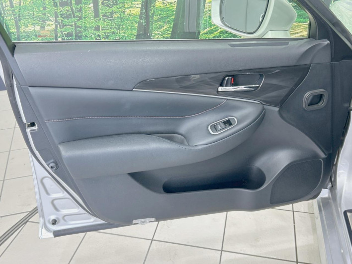 2013 Toyota Crown DBA-GRS210 (UW-6a24e04d4cddd)[26]