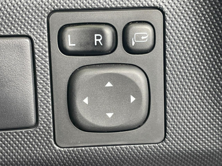 2015 Toyota Estima DBA-GSR50W (UW-6a24e04fb4706)[27]