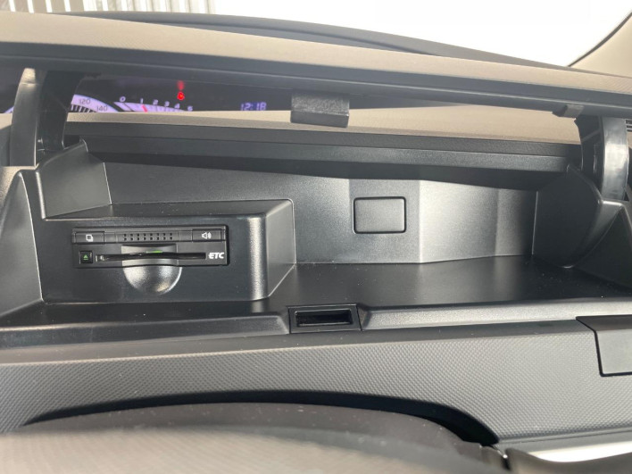 2015 Toyota Estima DBA-GSR50W (UW-6a24e04fb4706)[15]