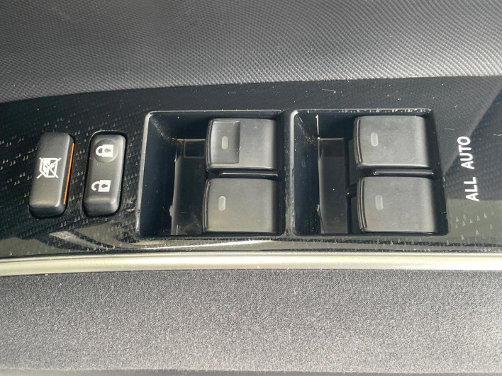 2015 Toyota Estima DBA-GSR50W (UW-6a24e04fb4706)[28]