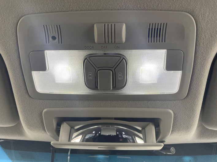 2015 Toyota Estima DBA-GSR50W (UW-6a24e04fb4706)[17]
