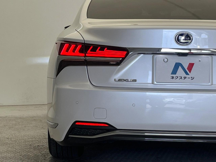 2017 Lexus LS DAA-GVF50 (UW-6a24e0559ffd9)[16]