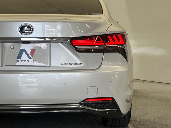 2017 Lexus LS DAA-GVF50 (UW-6a24e0559ffd9)[17]