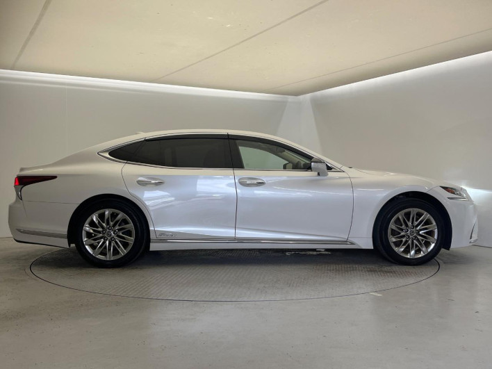 2017 Lexus LS DAA-GVF50 (UW-6a24e0559ffd9)[13]