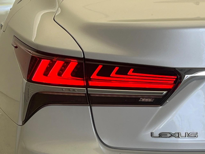 2017 Lexus LS DAA-GVF50 (UW-6a24e0559ffd9)[18]