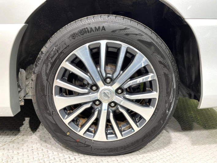 2014 Nissan Serena DAA-HFC26 (UW-6a24e061f103a)[27]