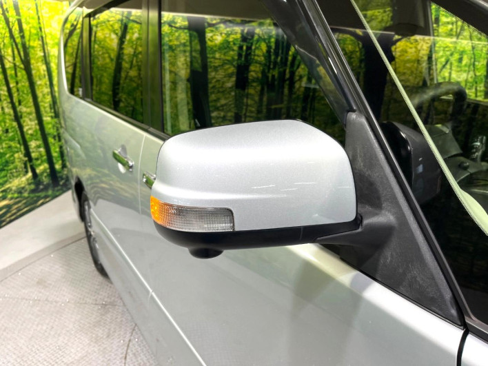 2014 Nissan Serena DAA-HFC26 (UW-6a24e061f103a)[22]
